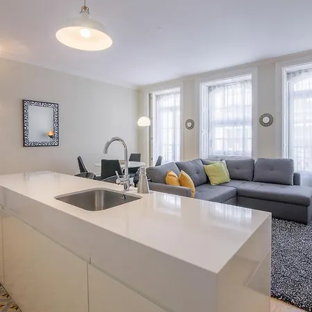 Virginie Almada * Porto