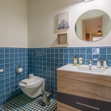 Virginie Almada * Porto