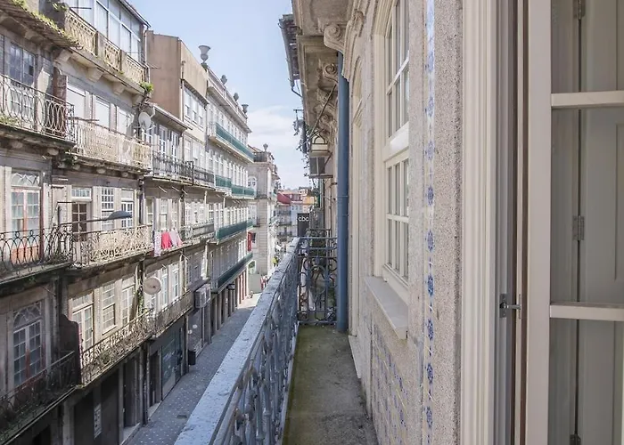 Virginie Almada Oporto